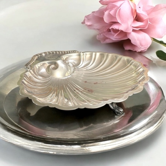 Friedman Silver Company Other - Vintage Clamshell Antique
Friedman Silver Company Brooklyn New York 
Bowl
